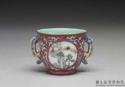 图片[3]-Cup with two handles and four panels of landscape on a polychrome red ground in yangcai painted enamels, Qianlong reign (1736-1795), Qing dynasty-China Archive